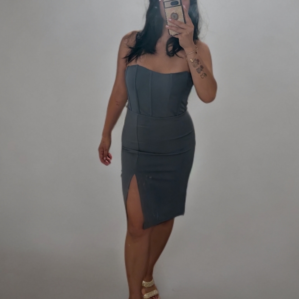 Elegant Gray Strapless Dress